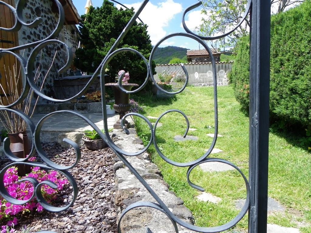 Bed and Breakfast Le Cabanon Thueyts Exterior foto